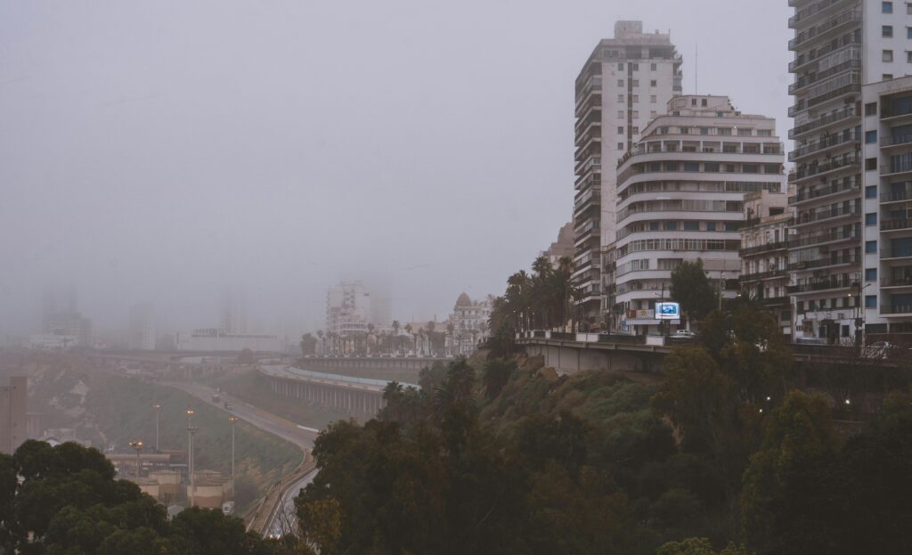 Una ciudad llena de calima